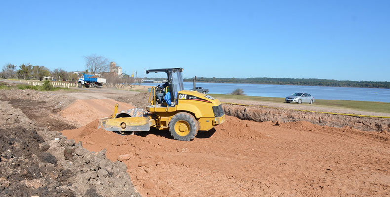 Trabajamos en el control de movimiento de suelos del Paseo Costero en Paysandú