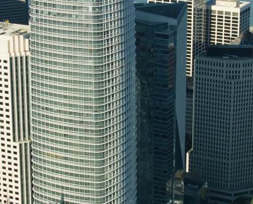 El temor al derrumbe del rascacielos de los “millonarios” que se está inclinando en San Francisco